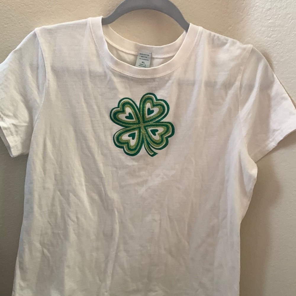 Clover white extra large shirt🍀